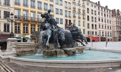 LYON 01